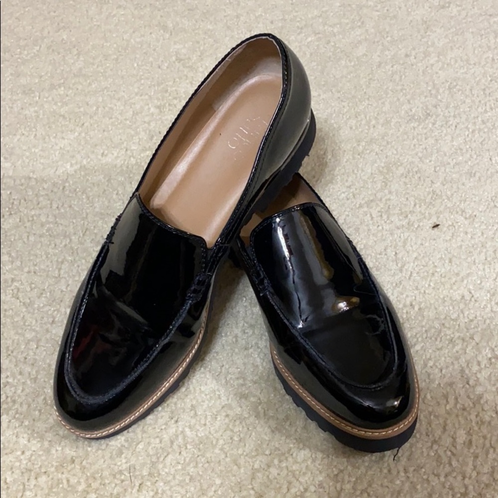 Black flat slip on’s